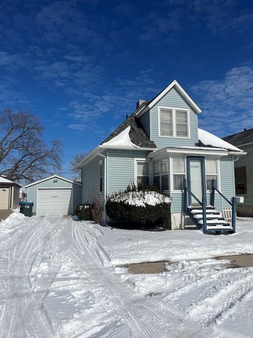 2420 Highland Park Ave, Fort Dodge, IA, 50501-5452 | Card Image