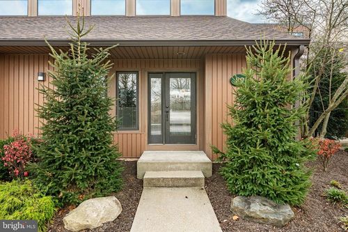 90-1288 Valley Forge Rd, Phoenixville, PA, 19460-2687 | Card Image