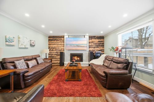 2072 Headon Rd, Burlington, ON, L7M4G3 | Card Image