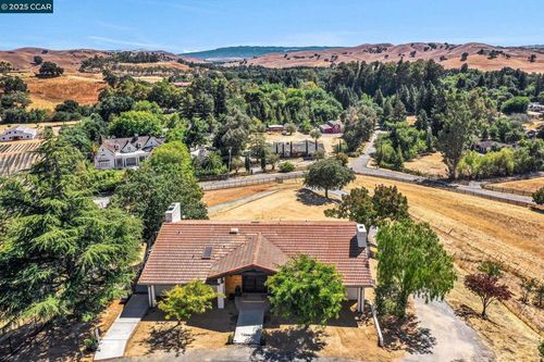 5505 Old School Rd, Pleasanton, CA, 94588-9522 | Card Image