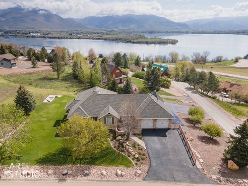652 Radford Ln, Eden, UT, 84310-9739 | Card Image