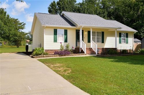 1461 Durham Meadows Dr, Burlington, NC, 27217-8803 | Card Image