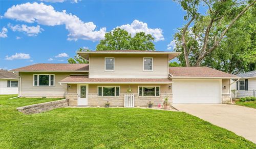 11 Penz Dr, Oakwood, IL, 61858-9525 | Card Image