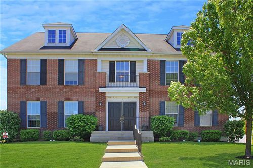 327 Stonewall Creek Dr, Dardenne Prairie, MO, 63368-7592 | Card Image