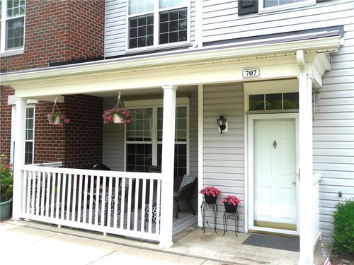 707 Sonie Dr, Ohio Twp, PA, 15143 | Card Image