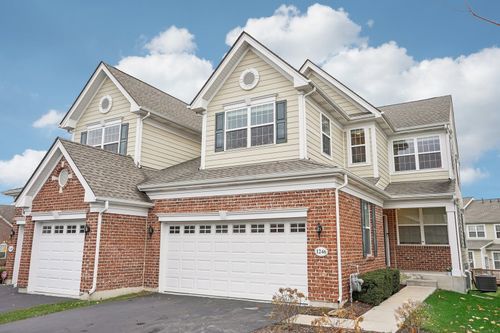 1246 Falcon Ridge Drive, Elgin, IL, 60124 | Card Image