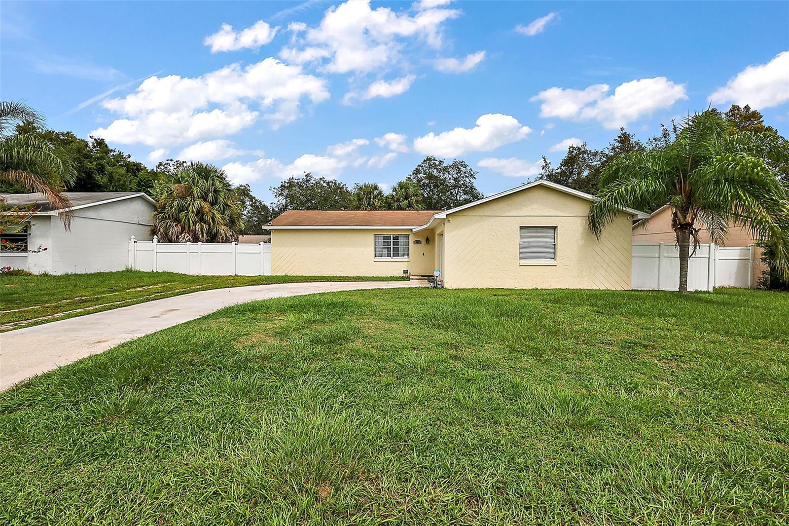 Autumn Dr, Apopka, FL 32712