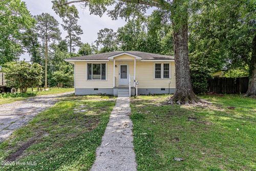 717 New River Dr, Jacksonville, NC, 28540-6030 | Card Image