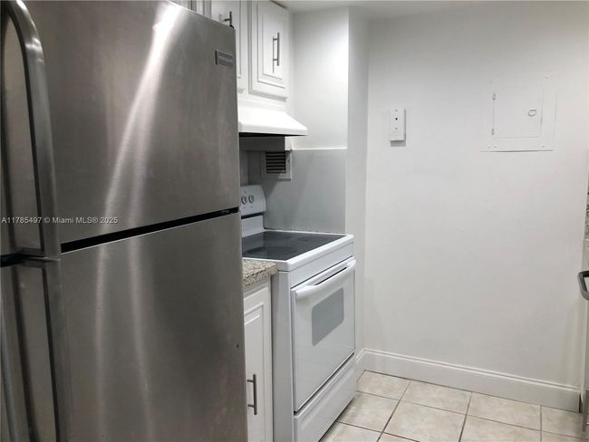APT-408 - 2450 Ne 135 Th St, Condo with 1 bedrooms, 1 bathrooms and null parking in North Miami FL | Image 9