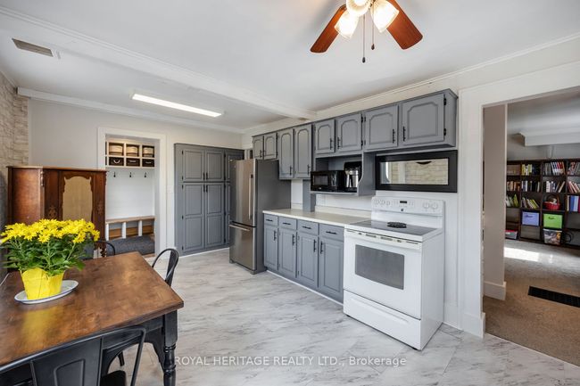 2017 Newtonville Rd, House other with 3 bedrooms, 2 bathrooms and 4 parking in Newtonville ON | Image 8