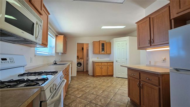 Kitchen | Image 9