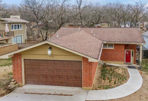 419 Nw North Shore Dr, Lake Waukomis, MO, 64151-1453 | Card Image