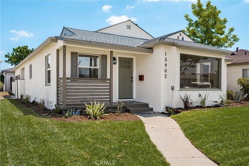 13902 S Tajauta Ave, Compton, CA, 90222-3726 | Card Image