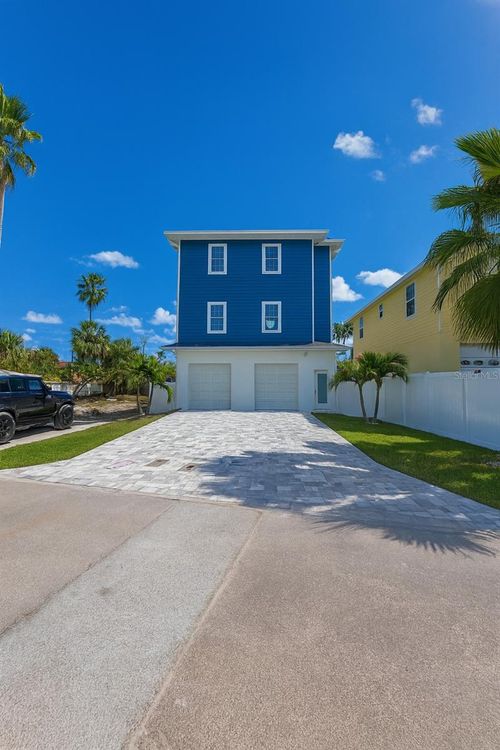 13117 4th St E, Madeira Beach, FL, 33708-2419 | Card Image