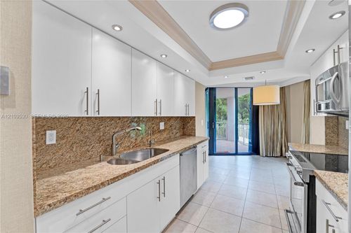 301-2000 Towerside Ter, Miami, FL, 33138-2223 | Card Image