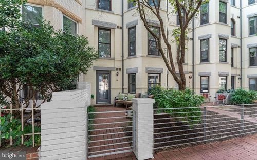 t4-1124 25th St Nw, WASHINGTON, DC, 20037-1451 | Card Image