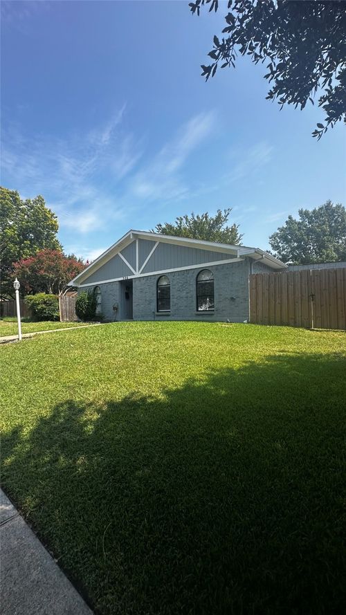 306 Ivy Way, Garland, TX, 75043-3217 | Card Image