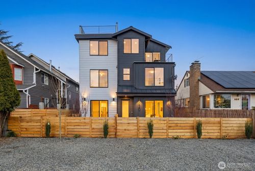 520 N 102nd St, Seattle, WA, 98133-9314 | Card Image