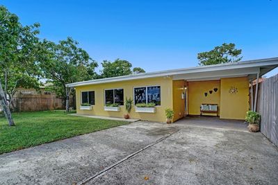 3961 Ne 10th Ave, House other with 4 bedrooms, 3 bathrooms and null parking in Oakland Park FL | Image 3