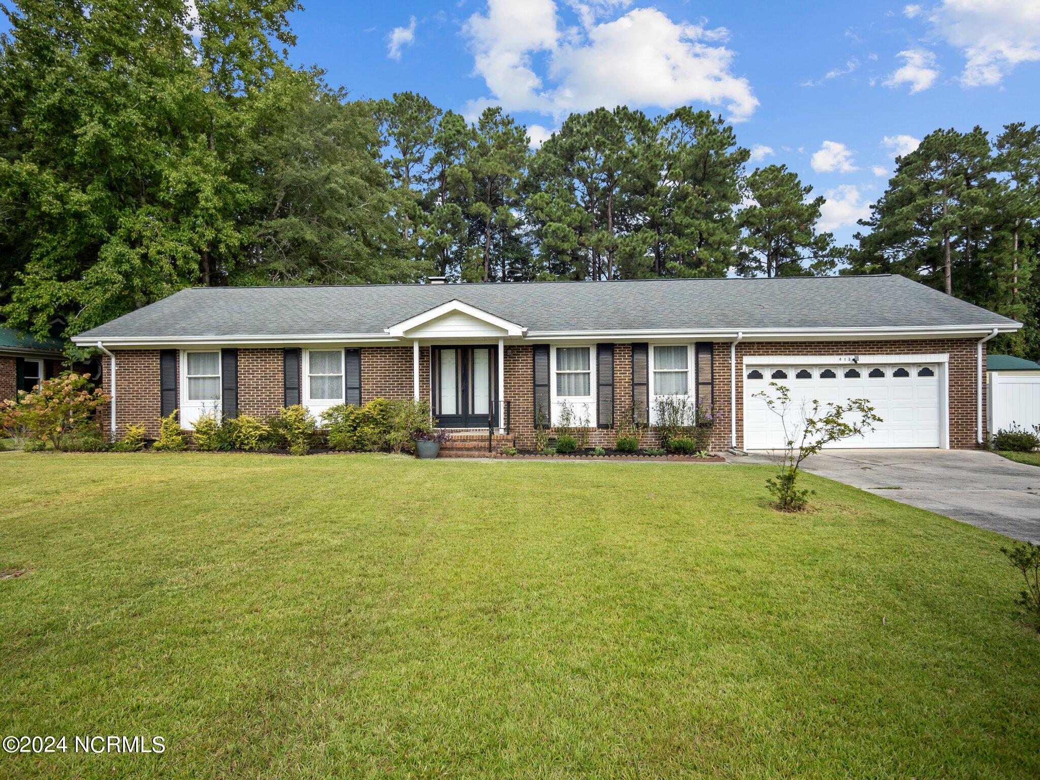 University Dr, Jacksonville, NC 28546