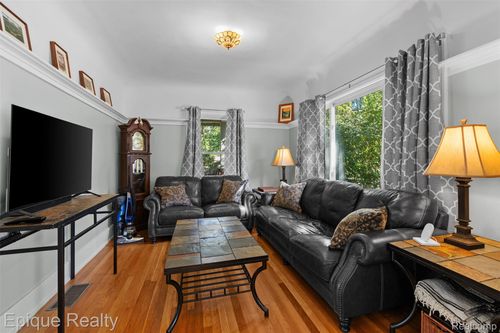 261 E Webster St, Ferndale, MI, 48220-2537 | Card Image