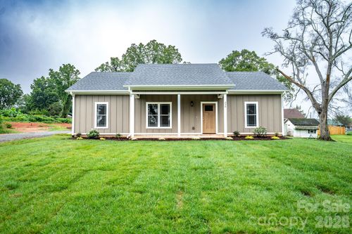 258 Florida Ave, Spindale, NC, 28160-2502 | Card Image