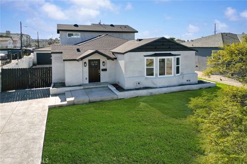 520 W 118th St, Los Angeles, CA, 90044-4002 | Card Image