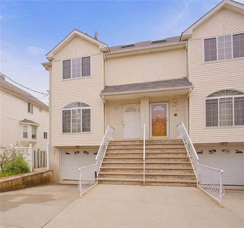 431 Patterson Ave, Staten Island, NY, 10305-4126 | Card Image