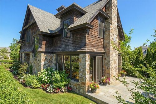 9-29 Prairie Avenue, Newport, RI, 02840 | Card Image