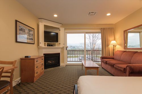 254/256 Qtr. I Jackson Gore Inn, Ludlow, VT, 05149 | Card Image