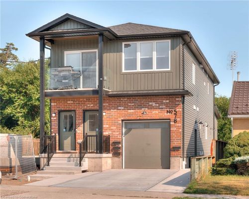 578 Guelph St, Kitchener, ON, N2H5Y4 | Card Image