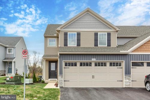 7407 Red Oak Ct, HARRISBURG, PA, 17112-8913 | Card Image