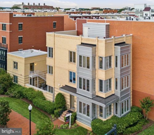 611 E Howell Ave, ALEXANDRIA, VA, 22301-3079 | Card Image