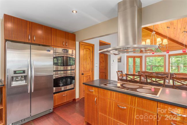 Energy Star Refrigerator and DBL stacked ovens | Image 13