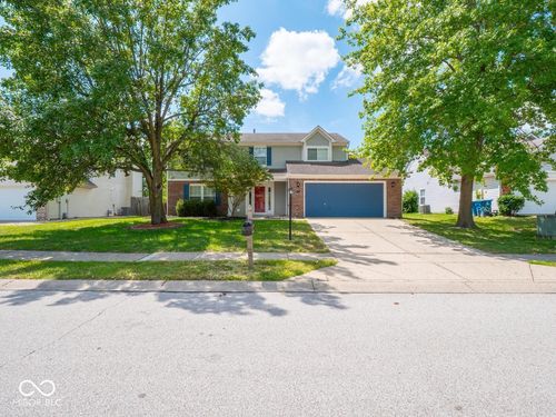 638 Austrian Way, Avon, IN, 46123-7461 | Card Image