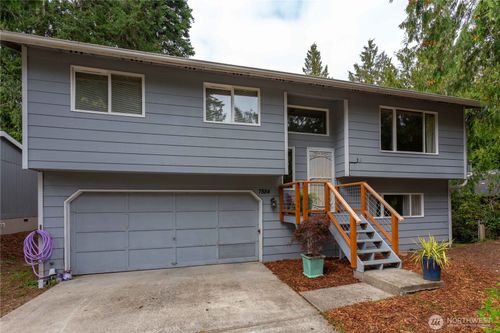 7884 Guemes Ave, Clinton, WA, 98236-9207 | Card Image