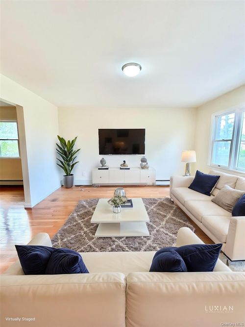 164 Rossiter Ave, Yonkers, NY, 10701-5018 | Card Image