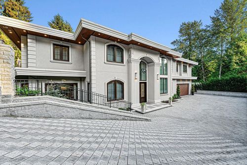 558 Glenross Rd, West Vancouver, BC, V7S1L5 | Card Image