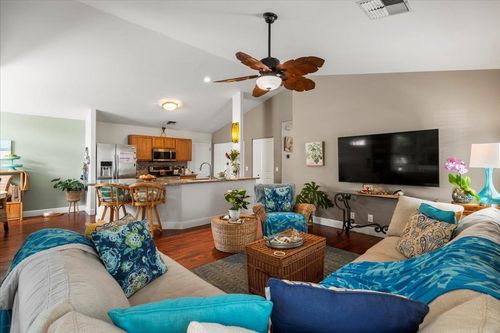 220 Oluea Cir, Kihei, HI, 96753-7364 | Card Image