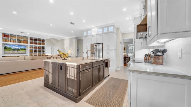 Family Room | Image 15