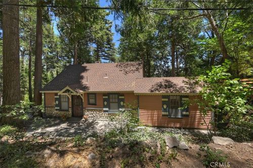 563 E Victoria Ct, Lake Arrowhead, CA, 92352 | Card Image