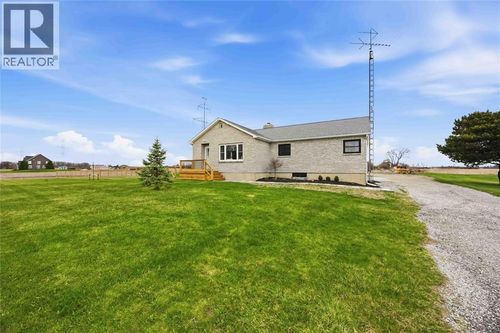 1600 Courtright Line, St. Clair, ON, N0N1B0 | Card Image