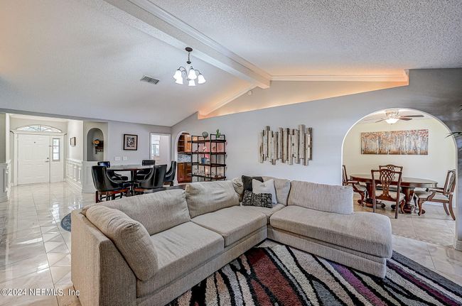 5526 Chambers Way, House other with 3 bedrooms, 2 bathrooms and null parking in JACKSONVILLE FL | Image 5