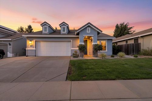 12315 Pawcatuck Way, Rancho Cordova, CA, 95742-7735 | Card Image