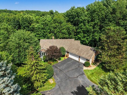 7930 Crestview Drive Ne, Belmont, MI, 49306 | Card Image