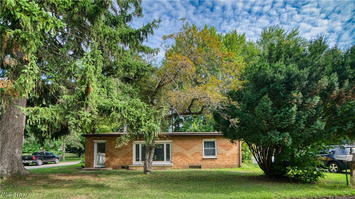 Welton Rd, Conneaut, OH 44030