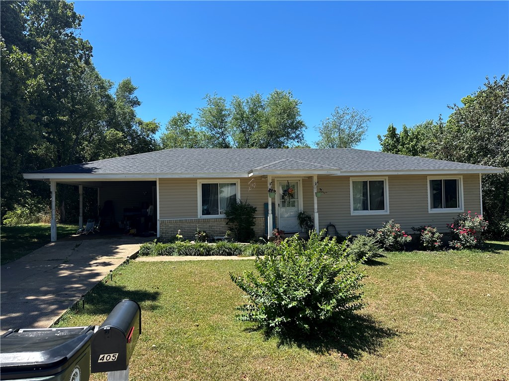 Edwards Ave, Berryville, AR 72616