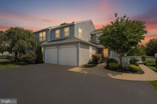 669 Rose Hollow Dr, YARDLEY, PA, 19067-6332 | Card Image