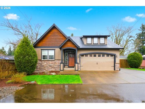 8117 Cox Ln, Gladstone, OR, 97027-2462 | Card Image