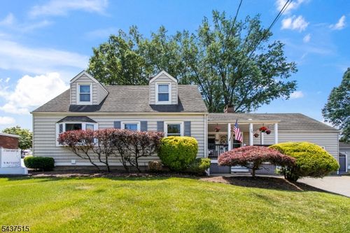 75 Lancaster Rd, Colonia, NJ, 07067-1122 | Card Image
